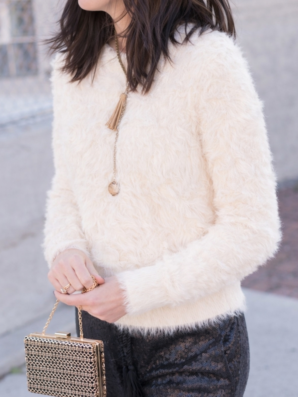 Banana Republic Cream Fuzzy Eyelash Sweater Size M